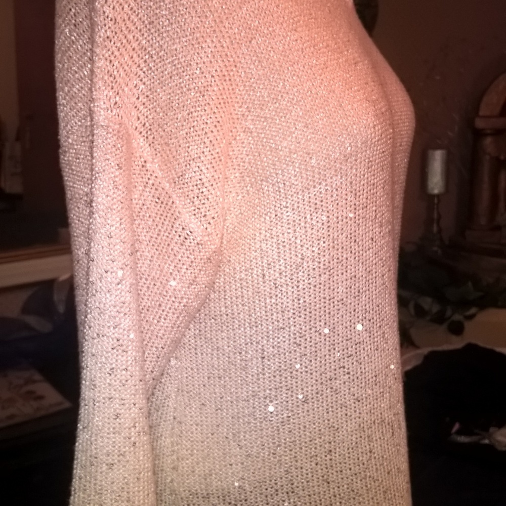 Sweater - Picture 4 of 5